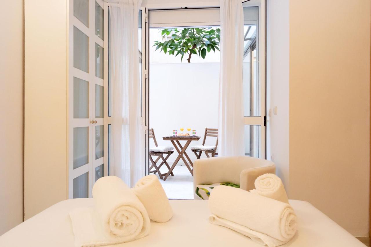 Ferienwohnung Goles Courtyard With Parking By Valcambre Sevilla Exterior foto