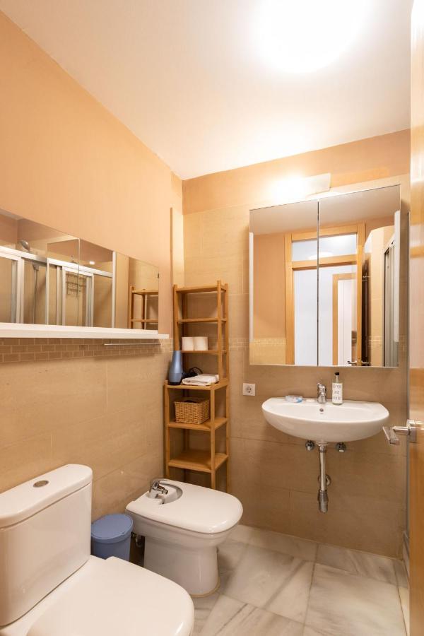Ferienwohnung Goles Courtyard With Parking By Valcambre Sevilla Exterior foto